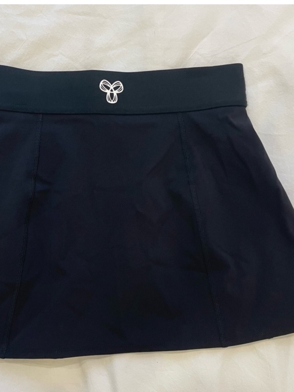 NWOT Aritzia Black Women's TnAction
TNASLICK™ COURT MICRO SKIRT Skort, XS - Picture 7 of 8